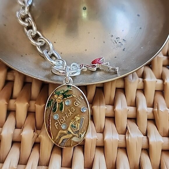 Florida Girl Charm Bracelet With Silver Tone Chain & Toggle Close - Picture 6 of 12